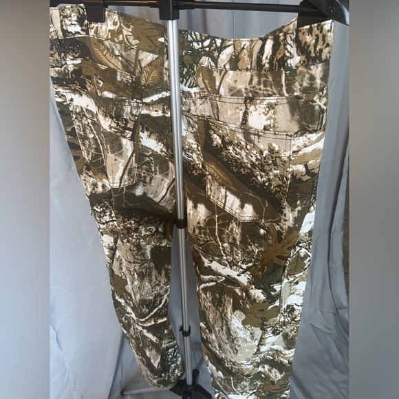NWOT Camo pants - Picture 3 of 6